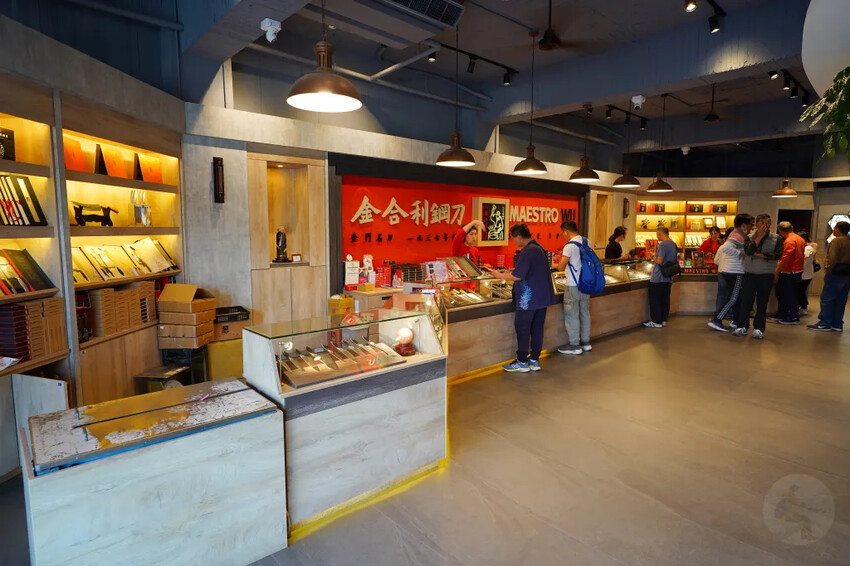 金門縣金寧鄉金合利鋼刀觀光工廠｜金門鋼刀金工體驗，來敲敲打打吧!