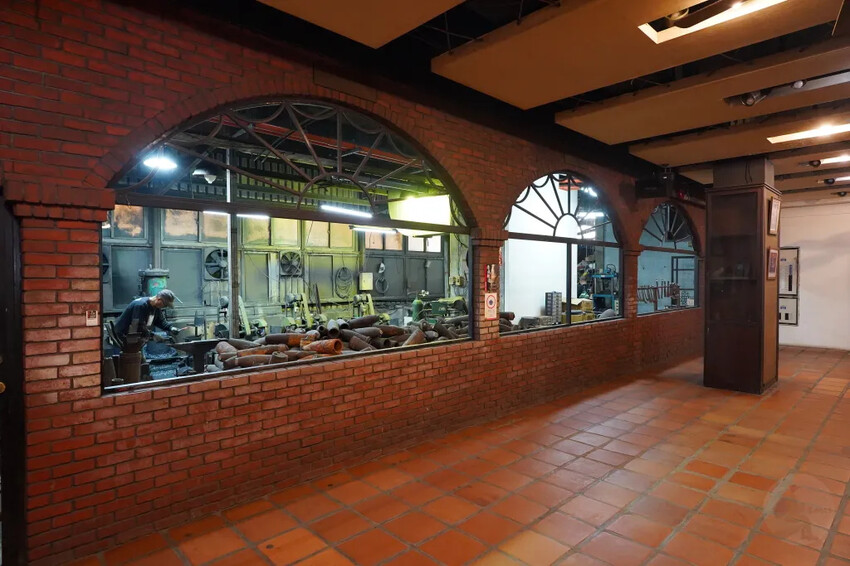 金門縣金寧鄉金合利鋼刀觀光工廠｜金門鋼刀金工體驗，來敲敲打打吧!