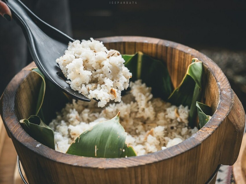 整個社區就像是戶外木雕藝術展