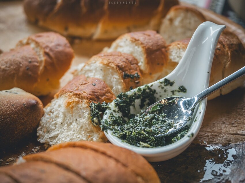 整個社區就像是戶外木雕藝術展