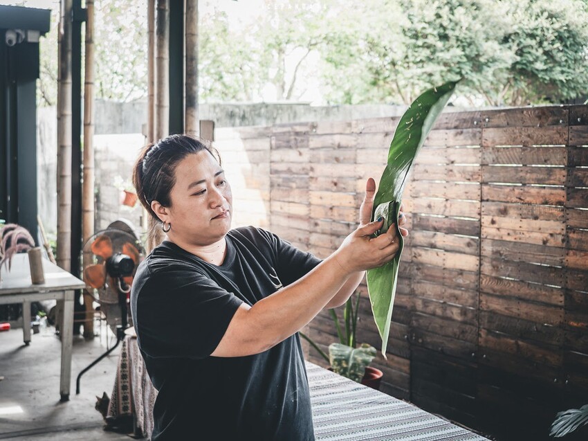 整個社區就像是戶外木雕藝術展