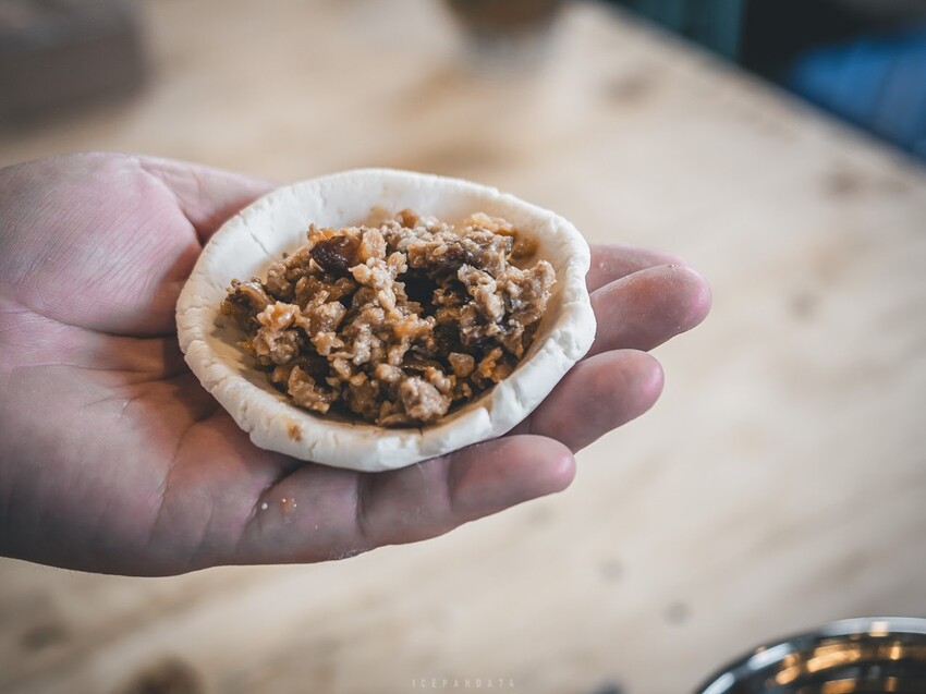 整個社區就像是戶外木雕藝術展