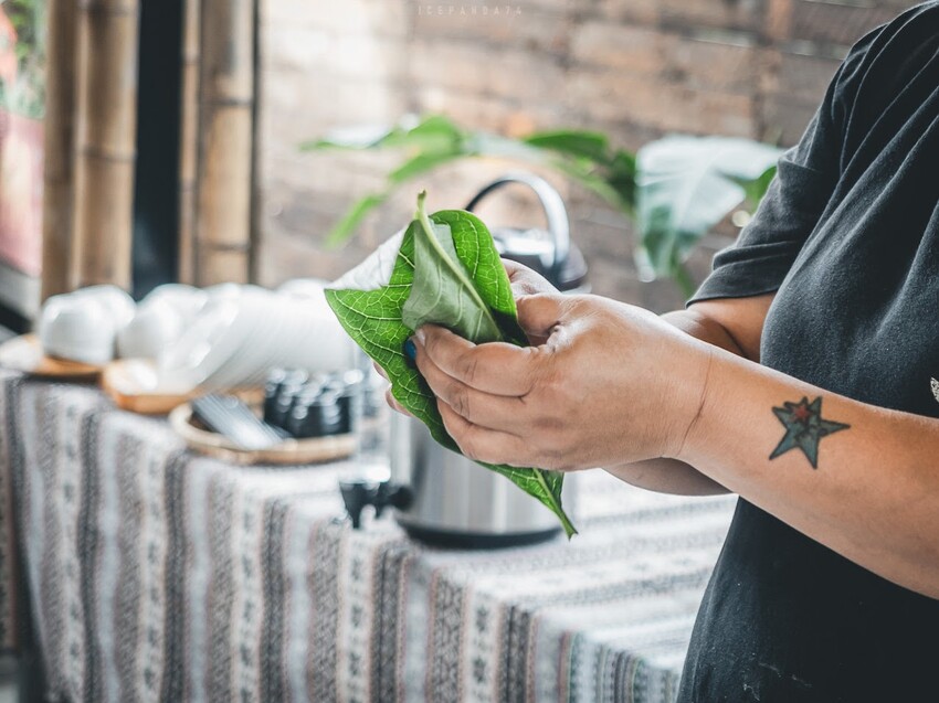 整個社區就像是戶外木雕藝術展