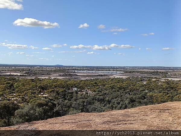 西澳景點/波浪岩Wave Rock登高望遠 西澳景點/波浪岩Wave Rock登高望遠