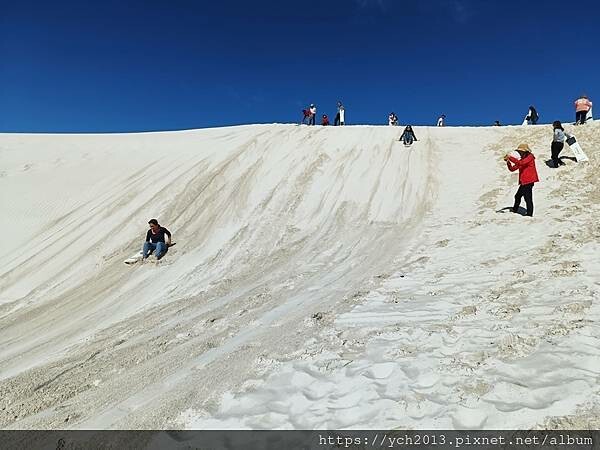 西澳旅遊／蘭斯林滑沙／大膽挑戰潔白細沙上快速下滑