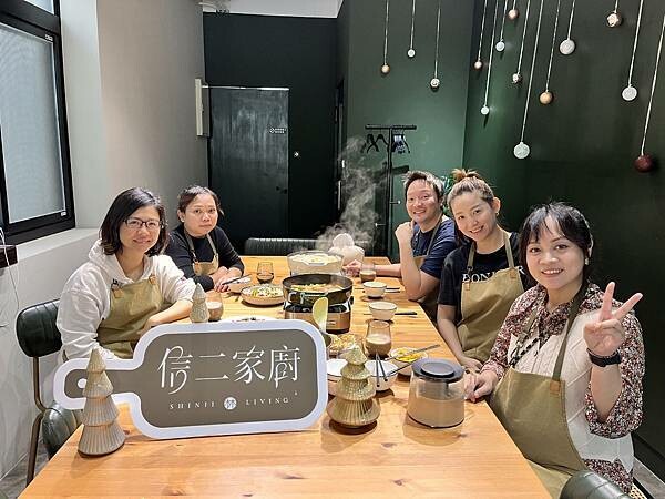 台北廚房出租｜共煮同樂｜跟朋友聚會做料理就到信二家廚仁愛店|