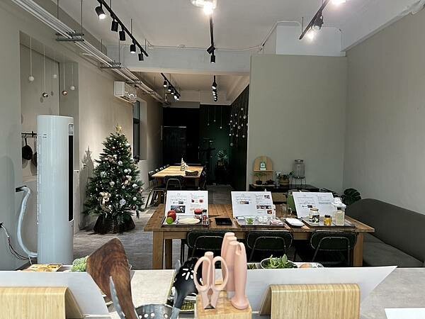 台北廚房出租｜共煮同樂｜跟朋友聚會做料理就到信二家廚仁愛店|