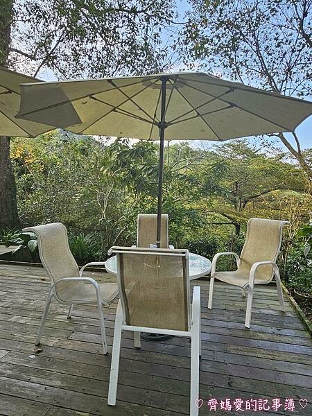 台中新社.桃李河畔景觀餐廳 (白雪木 / 黃金楓 / 萬壽菊 台中新社.桃李河畔景觀餐廳 (白雪木 / 黃金楓 / 萬壽菊