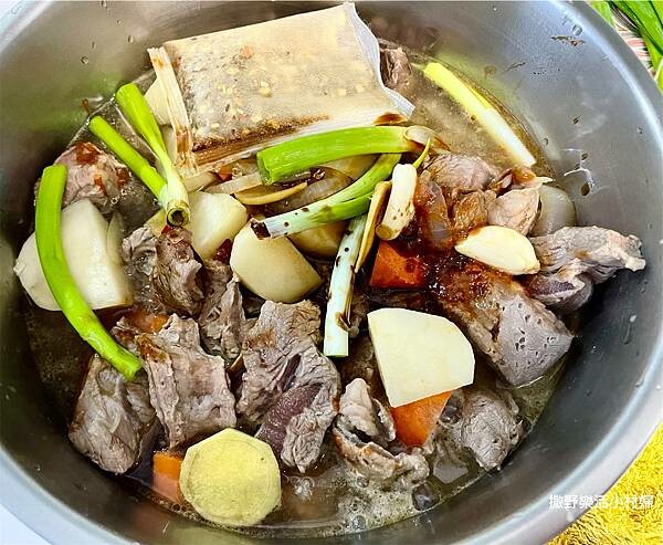 ★台式啤酒燉牛肉★ 超簡單的暖胃電鍋料理｜搞定挑嘴老公和不吃