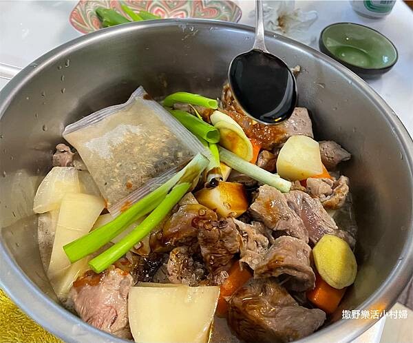 ★台式啤酒燉牛肉★ 超簡單的暖胃電鍋料理｜搞定挑嘴老公和不吃