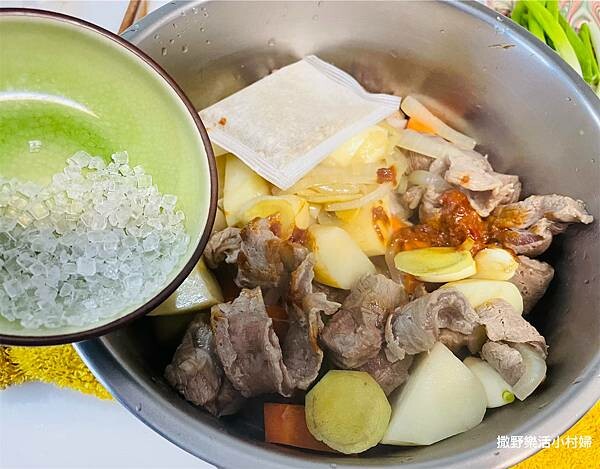 ★台式啤酒燉牛肉★ 超簡單的暖胃電鍋料理｜搞定挑嘴老公和不吃