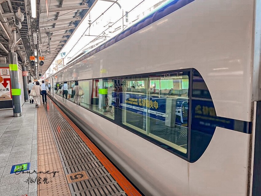 【日本.東京】搭復古火車《富士山河口湖觀光列車「富士山景觀特 【日本.東京】搭復古火車《富士山河口湖觀光列車「富士山景觀特