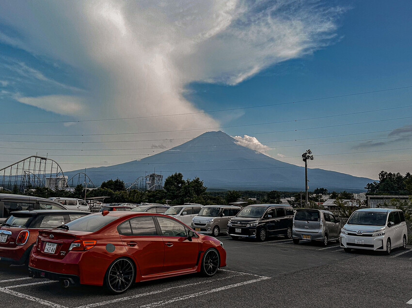 【日本.東京】搭復古火車《富士山河口湖觀光列車「富士山景觀特 【日本.東京】搭復古火車《富士山河口湖觀光列車「富士山景觀特