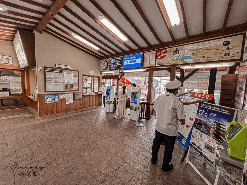 【日本.東京】搭復古火車《富士山河口湖觀光列車「富士山景觀特 【日本.東京】搭復古火車《富士山河口湖觀光列車「富士山景觀特