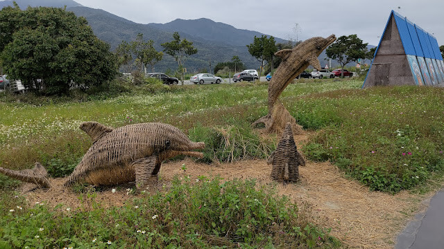 富里花海景觀區 - 飛躍海豚 富里花海景觀區 - 飛躍海豚