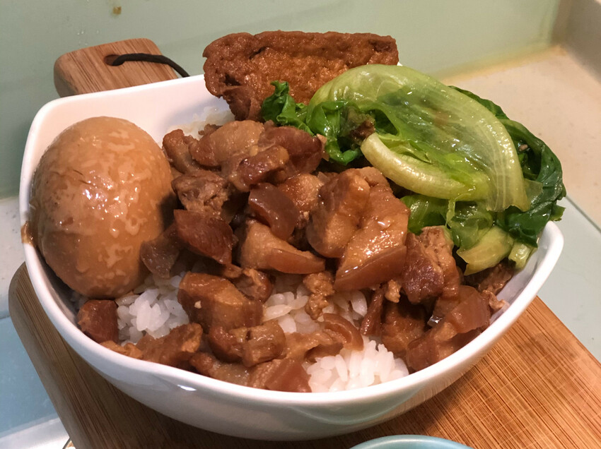 超下飯滷肉飯、油豆腐& 魯蛋😋 by Carol Huang - 愛料理