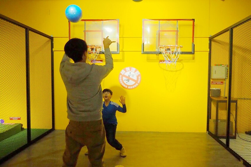 宜蘭縣蘇澳鎮宜蘭縣蘇澳｜♥歪歪球 Wild Wild Ball♥宜蘭最新室內親子景點.四大關卡八種創意球類玩法顛覆你對球類的刻板印