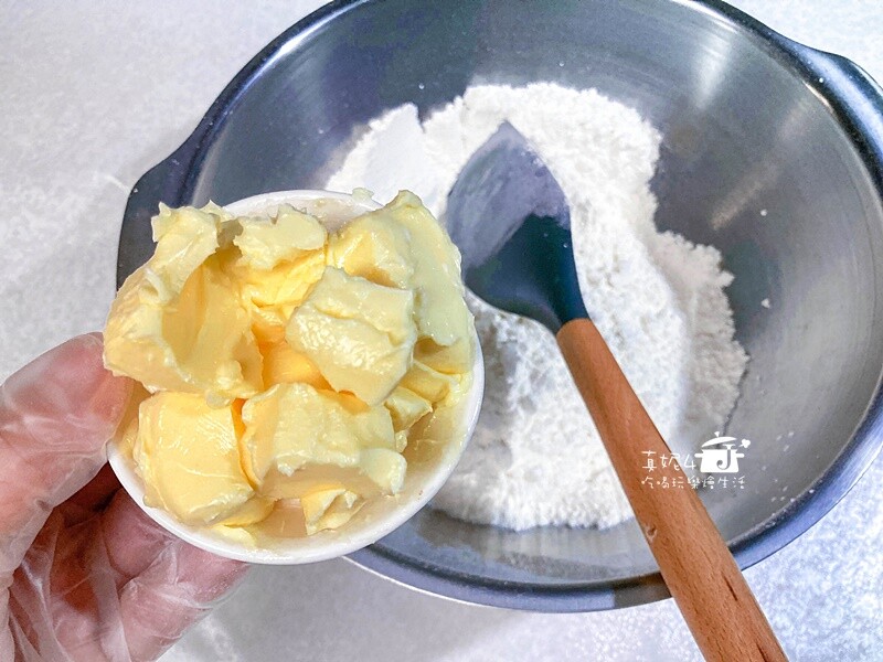 烘焙筆記│牛蕃茄輕乳酪派，酒香風味的蕃茄果乾共奏的濃郁起司味道