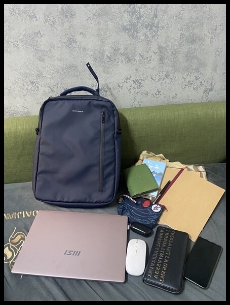 【輕薄電腦包分享/美型電腦包開箱】【100Thinks百思優