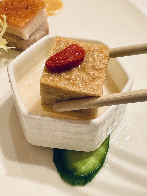 澳門澳門米其林二星|永利軒Wing Lei餐桌上的節氣美味與相互輝映的功夫茶,味蕾滿足又舒服。(澳門美食/澳門旅