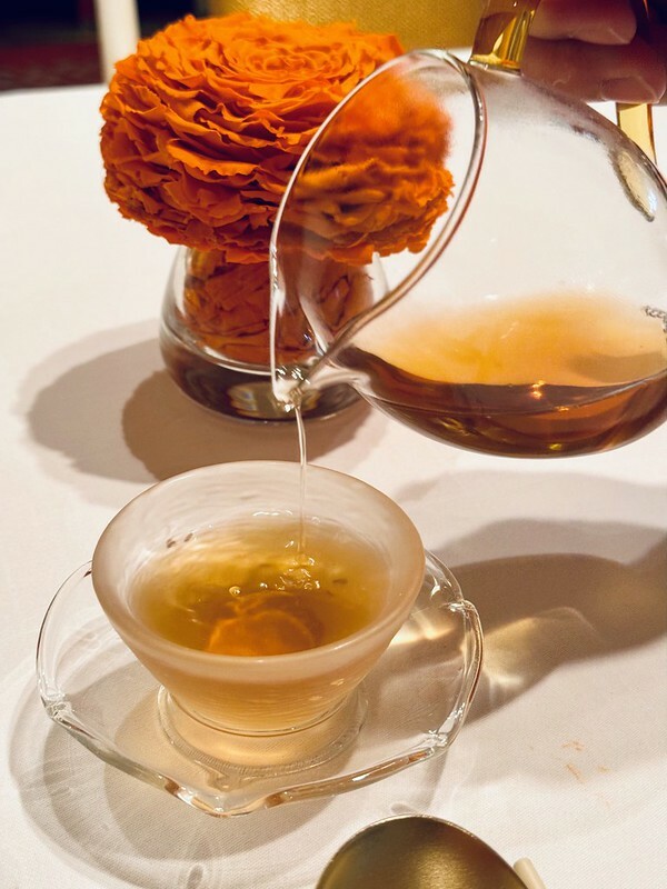 澳門澳門米其林二星|永利軒Wing Lei餐桌上的節氣美味與相互輝映的功夫茶,味蕾滿足又舒服。(澳門美食/澳門旅