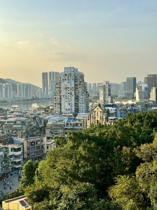 澳門澳門旅遊｜散步看景，享受澳門的異國風情；大砲台、大砲台迴廊、澳門博物館、瘋堂斜巷、望德聖母堂、聖味基