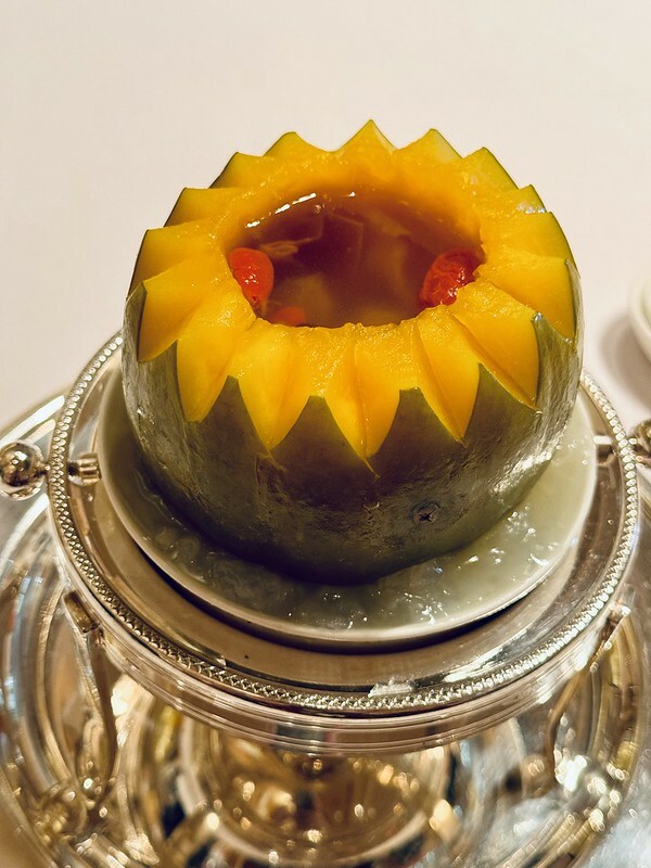 澳門澳門米其林二星|永利軒Wing Lei餐桌上的節氣美味與相互輝映的功夫茶,味蕾滿足又舒服。(澳門美食/澳門旅