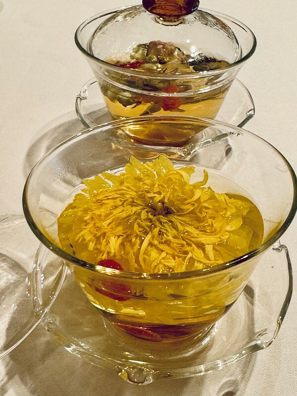 澳門澳門米其林二星|永利軒Wing Lei餐桌上的節氣美味與相互輝映的功夫茶,味蕾滿足又舒服。(澳門美食/澳門旅