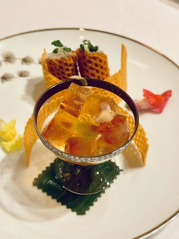 澳門澳門米其林二星|永利軒Wing Lei餐桌上的節氣美味與相互輝映的功夫茶,味蕾滿足又舒服。(澳門美食/澳門旅