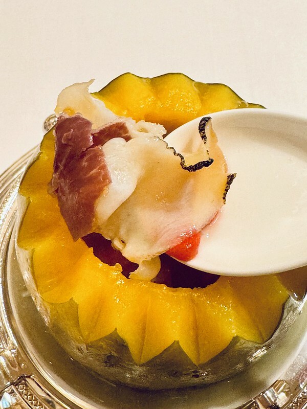 澳門澳門米其林二星|永利軒Wing Lei餐桌上的節氣美味與相互輝映的功夫茶,味蕾滿足又舒服。(澳門美食/澳門旅