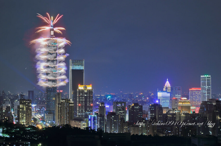 台北市信義區【101跨年煙火】拍攝點‧觀賞地點│四獸山‧象山‧虎山‧南港山‧碧山巖‧烘爐地‧劍潭山‧老地方觀機平台‧信義區‧惠