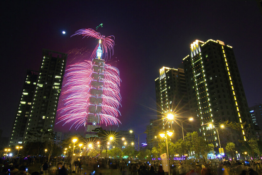 台北市信義區【101跨年煙火】拍攝點‧觀賞地點│四獸山‧象山‧虎山‧南港山‧碧山巖‧烘爐地‧劍潭山‧老地方觀機平台‧信義區‧惠
