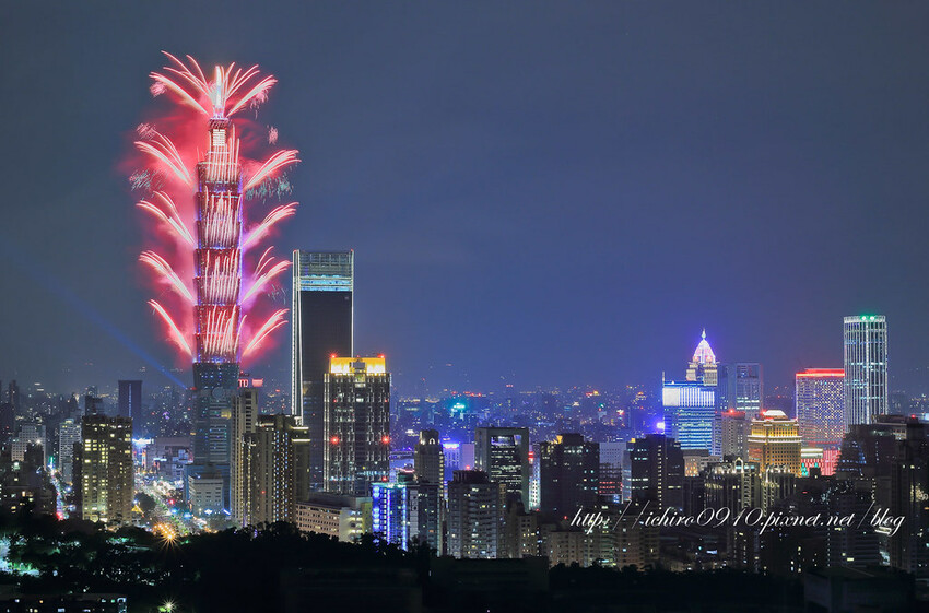 台北市信義區【101跨年煙火】拍攝點‧觀賞地點│四獸山‧象山‧虎山‧南港山‧碧山巖‧烘爐地‧劍潭山‧老地方觀機平台‧信義區‧惠