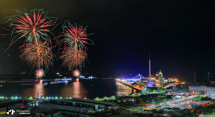 新北市淡水區【淡水漁人碼頭煙火】淡水八里煙火拍攝點‧觀賞地點‧施放時間‧砲台位置‧交通‧公車‧渡輪│如何手機拍攝煙火‧手