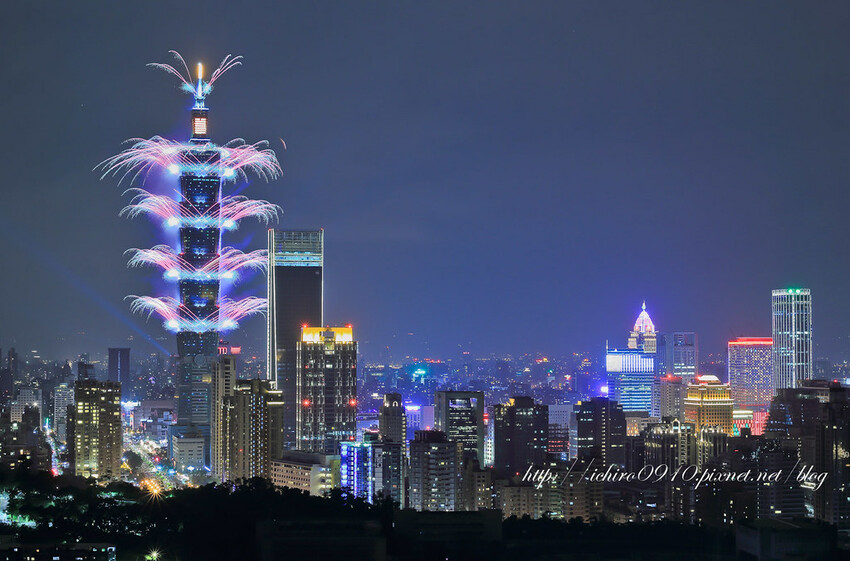 台北市信義區【101跨年煙火】拍攝點‧觀賞地點│四獸山‧象山‧虎山‧南港山‧碧山巖‧烘爐地‧劍潭山‧老地方觀機平台‧信義區‧惠