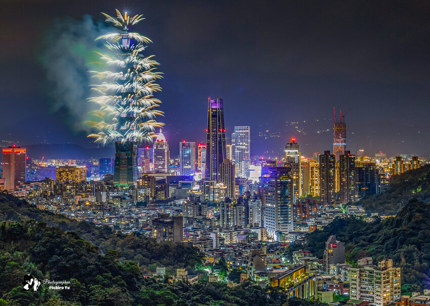 台北市信義區【101跨年煙火】拍攝點‧觀賞地點│四獸山‧象山‧虎山‧南港山‧碧山巖‧烘爐地‧劍潭山‧老地方觀機平台‧信義區‧惠