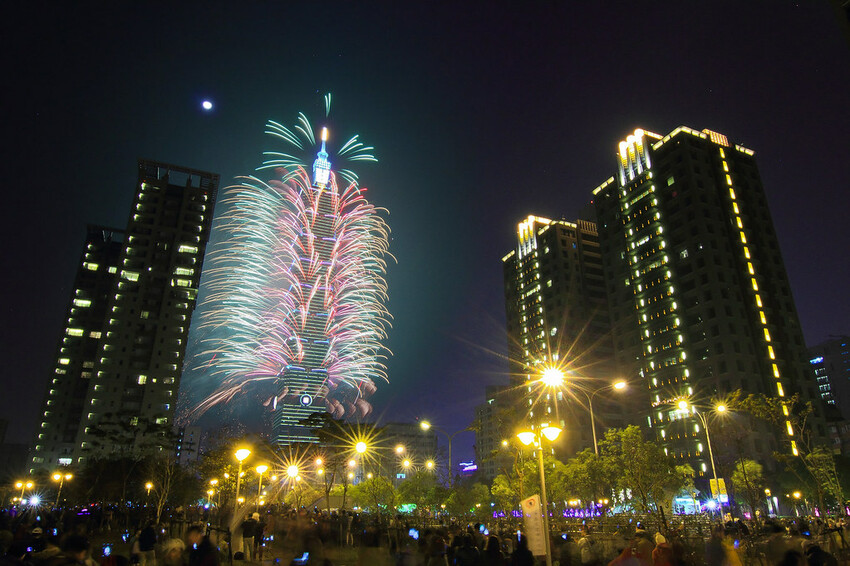 台北市信義區【101跨年煙火】拍攝點‧觀賞地點│四獸山‧象山‧虎山‧南港山‧碧山巖‧烘爐地‧劍潭山‧老地方觀機平台‧信義區‧惠