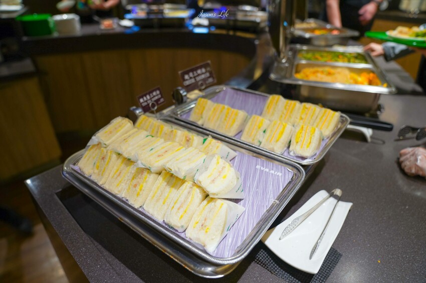 桃園市大園區【長榮航空商務艙】ANA哩程兌換星空聯盟，台北飛往福岡波音787商務艙開箱，日式料理很精緻，