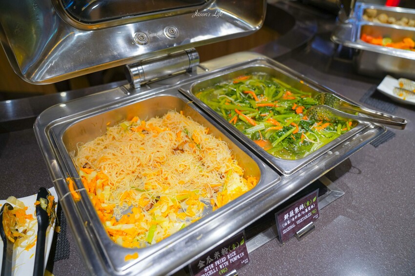 桃園市大園區【長榮航空商務艙】ANA哩程兌換星空聯盟，台北飛往福岡波音787商務艙開箱，日式料理很精緻，