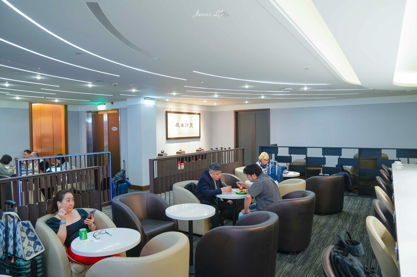 桃園市大園區【長榮航空商務艙】ANA哩程兌換星空聯盟，台北飛往福岡波音787商務艙開箱，日式料理很精緻，