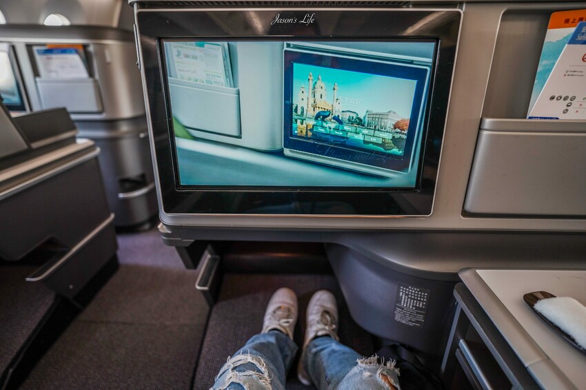 桃園市大園區【長榮航空商務艙】ANA哩程兌換星空聯盟，台北飛往福岡波音787商務艙開箱，日式料理很精緻，