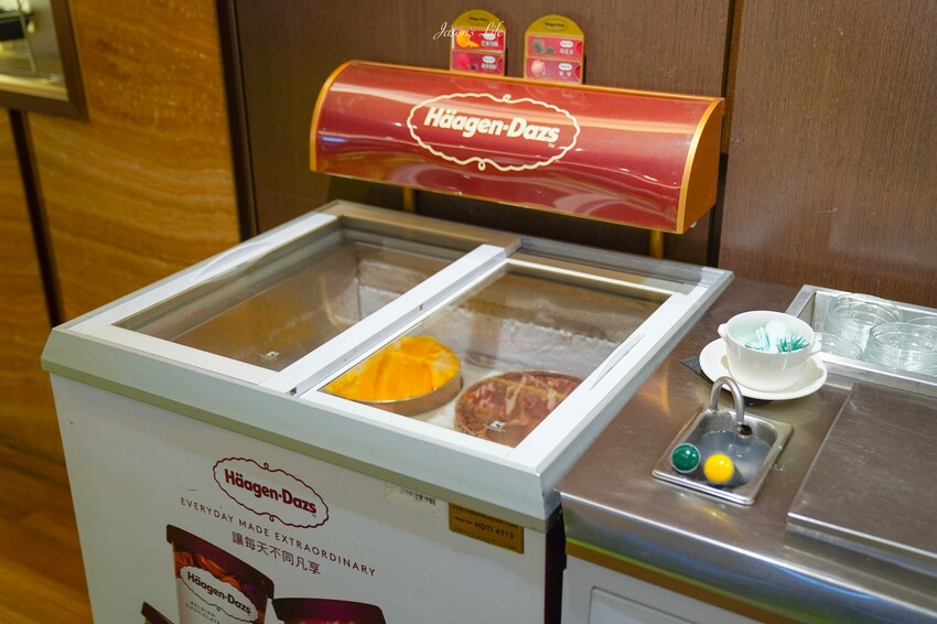 桃園市大園區【長榮航空商務艙】ANA哩程兌換星空聯盟，台北飛往福岡波音787商務艙開箱，日式料理很精緻，