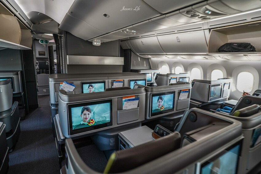 桃園市大園區【長榮航空商務艙】ANA哩程兌換星空聯盟，台北飛往福岡波音787商務艙開箱，日式料理很精緻，