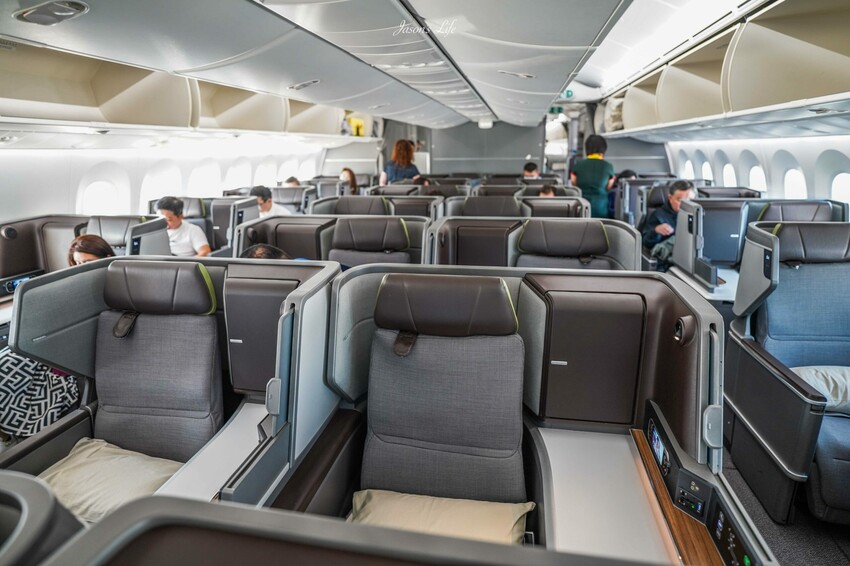 桃園市大園區【長榮航空商務艙】ANA哩程兌換星空聯盟，台北飛往福岡波音787商務艙開箱，日式料理很精緻，