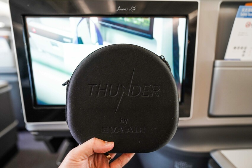 桃園市大園區【長榮航空商務艙】ANA哩程兌換星空聯盟，台北飛往福岡波音787商務艙開箱，日式料理很精緻，