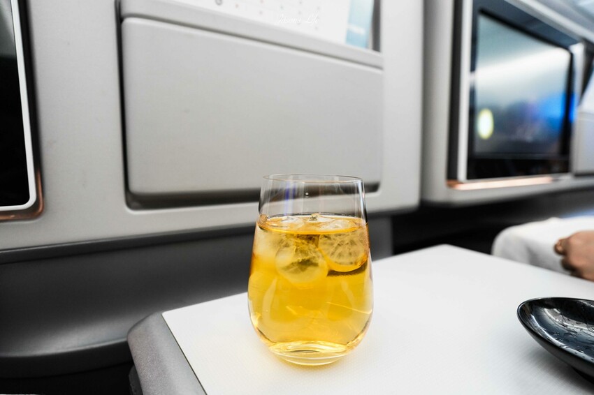 桃園市大園區【長榮航空商務艙】ANA哩程兌換星空聯盟，台北飛往福岡波音787商務艙開箱，日式料理很精緻，