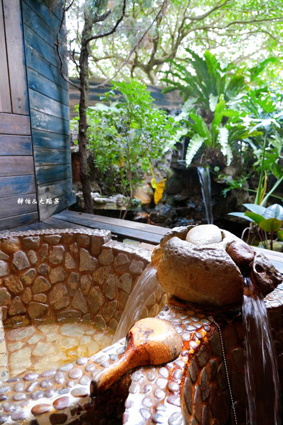 舊金山總督溫泉 ❙ 半露天北海風情湯屋，可兩大兩小泡湯，金山