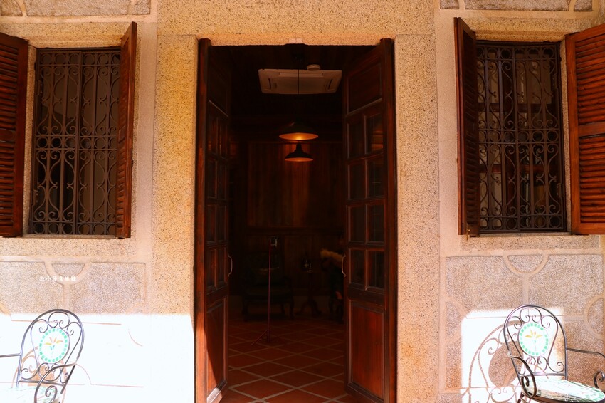 甄young服裝出租‧甄洋樓 旗袍體驗館金門另類旅遊玩法,穿著旗袍穿梭金門大街小巷 - 敦 小 蓮の食旅錄