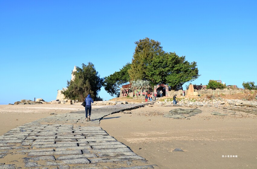 建功嶼‧金門必去的摩西分海，只有退潮時才能進入的戰地島嶼 - 敦 小 蓮の食旅錄