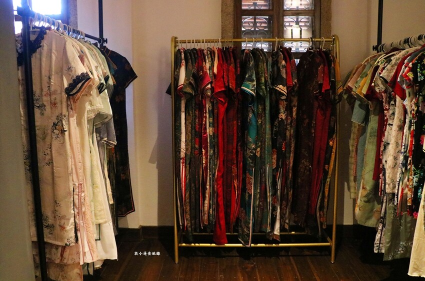 甄young服裝出租‧甄洋樓 旗袍體驗館金門另類旅遊玩法,穿著旗袍穿梭金門大街小巷 - 敦 小 蓮の食旅錄